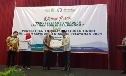 Pemkab Lampung Barat Mendapat Penghargaan Dari Ombudsman RI