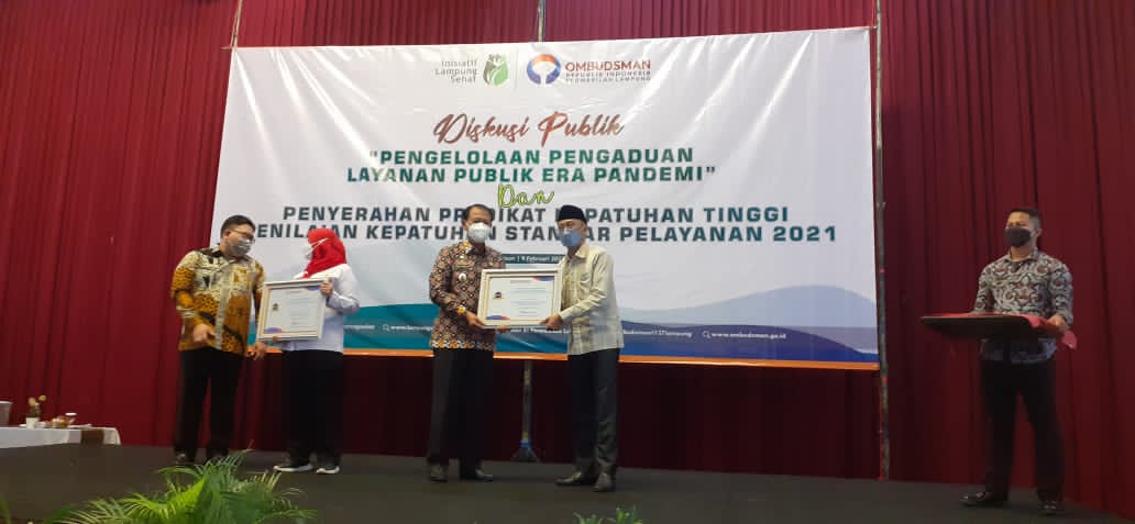 Pemkab Lampung Barat Mendapat Penghargaan Dari Ombudsman RI