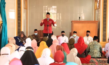 Bupati Lampung Barat Melakukan Pengajian Bersama Di Pekon Muara Jaya II