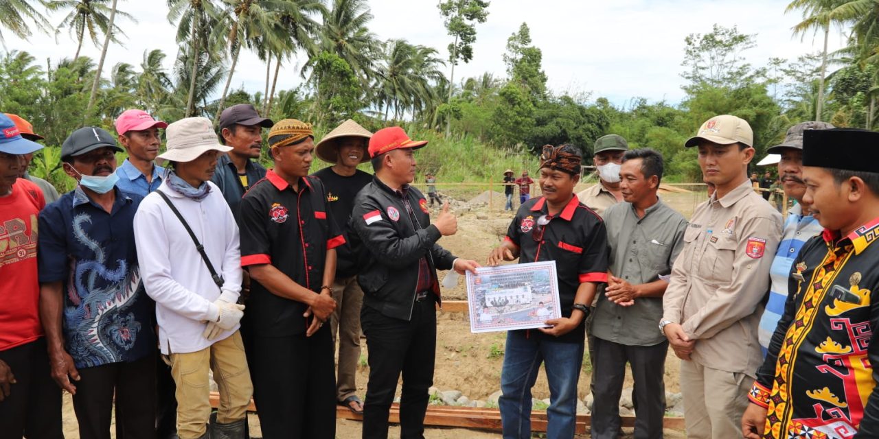 Bupati Lampung Barat Melakukan Peletakan Batu Pertama Masjid Nurul Hidayah Kecamatan Suoh