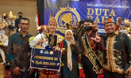 Bupati Parosil Kembali Bangga..! Mahasiswa Asal Lampung Barat Raih Juara 3 Duta Bahasa Provinsi Lampung 2022