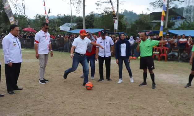 Bupati Parosil tutup turnamen futsal yang diikuti 54 tim dari 15 Kecamatan di Lampung Barat