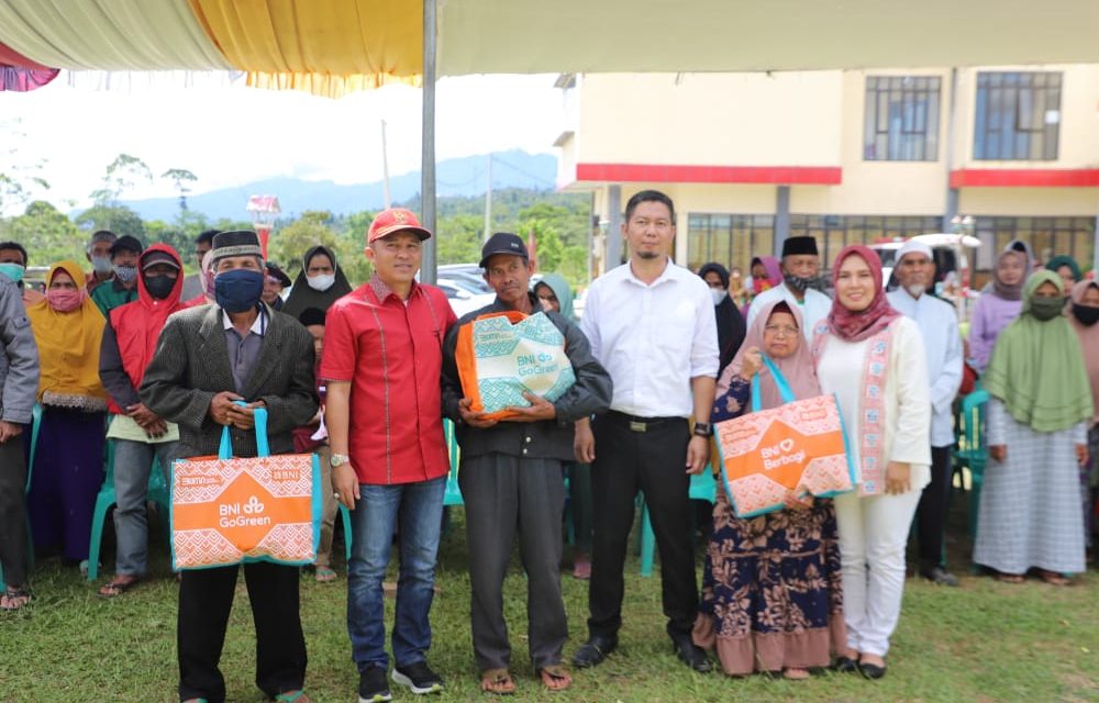 Bupati Parosil Hadiri Safari Ramadhan, BNI Berbagi bersama IWAPI Lampung Barat