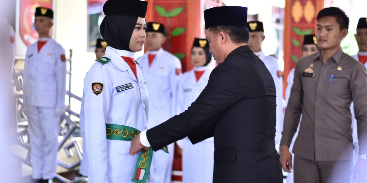 Bupati Parosil kukuhkan 50 Paskibraka Lampung Barat