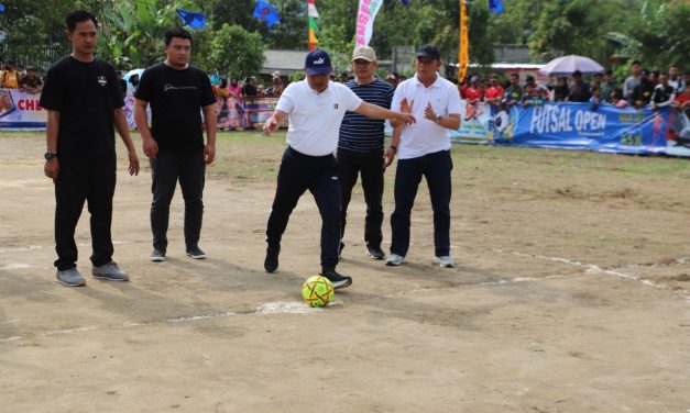 Bupati Parosil Membuka Turnamen Bola Futsal Karang Agung Tahun 2022 Season 8