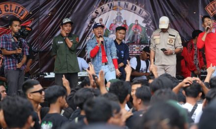 Rayakan Aniversary CBCL Chapter Ranting Lampung Barat Bupati Parosil Bagikan Santunan Anak Yatim