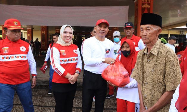 Peringati HUT ke-41 YJI, Bupati dan Wakil Bupati Lampung Barat Lakukan Senam Bersama Jajarannya