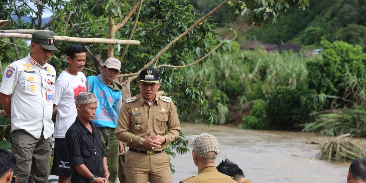 Tinjau lokasi bencana banjir, Bupati Parosil himbau masyarakat tingkatkan kewaspadaan