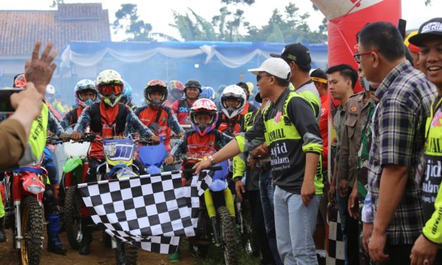 Bupati Parosil Lakukan Pelepasan Trail Adventure Dalam Rangka Gas Amal Pembangunan Rumah Ibadah