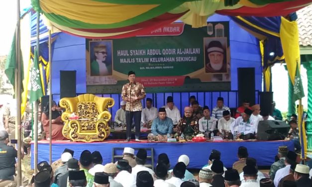 Hadiri pengajian, Bupati Parosil harap momentum dalam memperbaiki keimanan