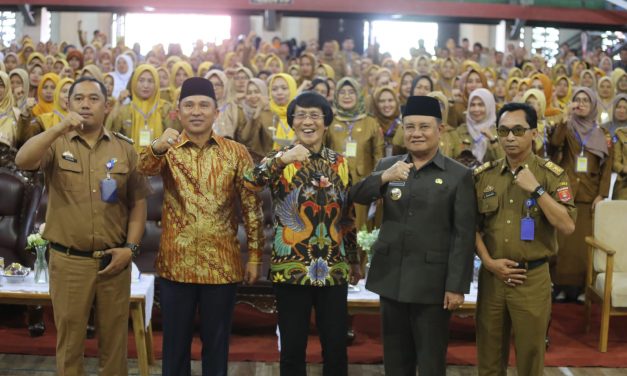 Bupati Parosil Hadiri Seminar Nasional Pendidikan Karakter dan Strategi Mengajar