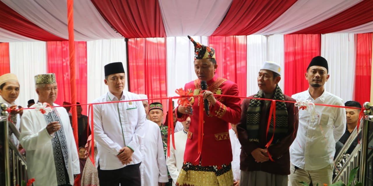 Bupati Parosil resmikan masjid nurul huda kelurahan pasar liwa