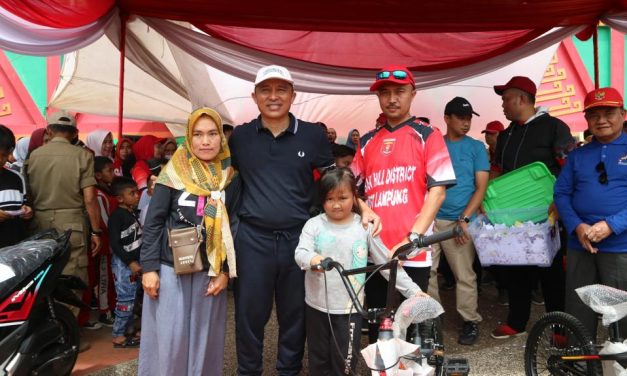 Jalan Sehat Dalam Rangka HUT Korpri, HUT Lambar, PGRI dan Hari Guru Nasional Banjir Doorprize