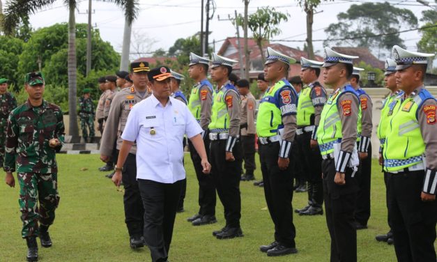 Pj Bupati Nukman Pimpin Apel Gelar Pasukan Operasi Lilin 2022