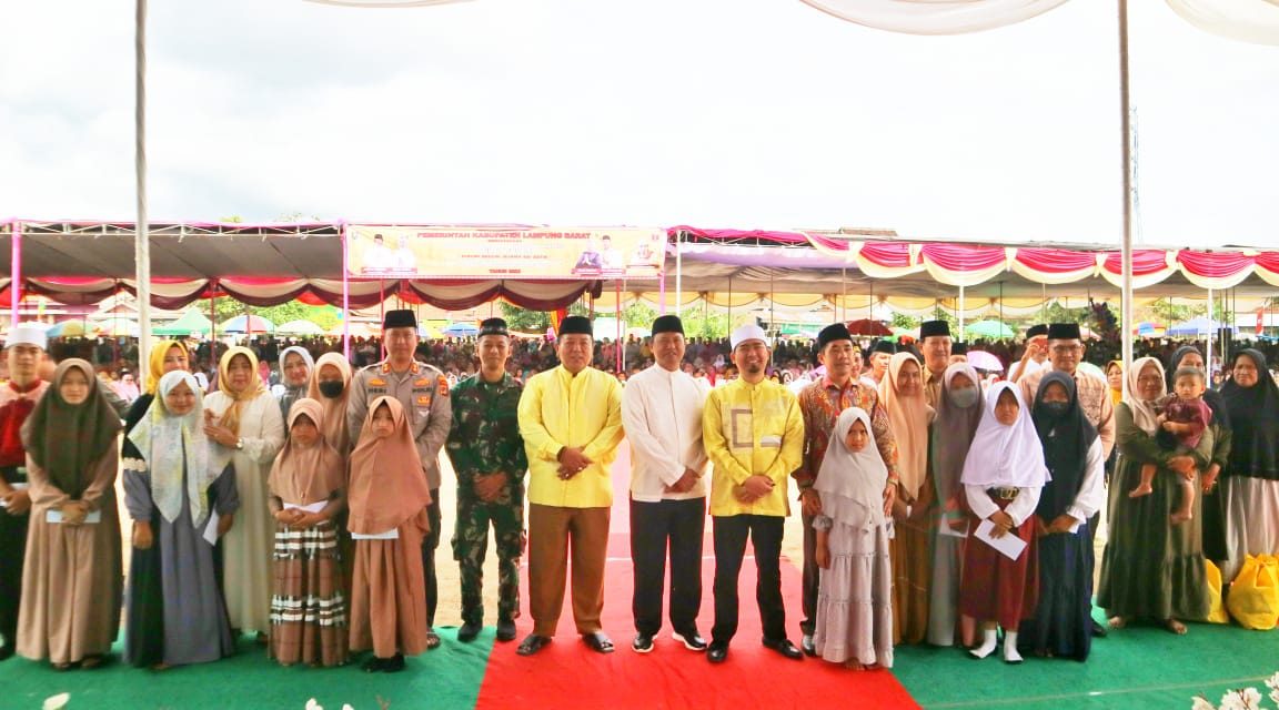 Gubernur Lampung Kunker Kelambar, Gelar Pengajian Akbar Bersama Ustad Solmed.
