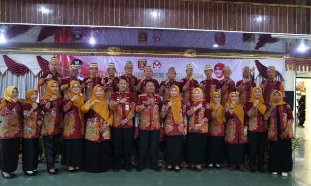 Pj. bupati Nukman Melantik Pengurus Dekranasda Periode Tahun 2022-2023 Kabupaten Lambar.