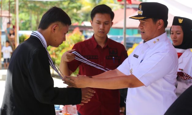 Pj. Bupati Lambar hadiri perpisahan dan pelepasan 117 Siswa-Siswi SMPN 3 dan SMK Bhakti Mulya BNS