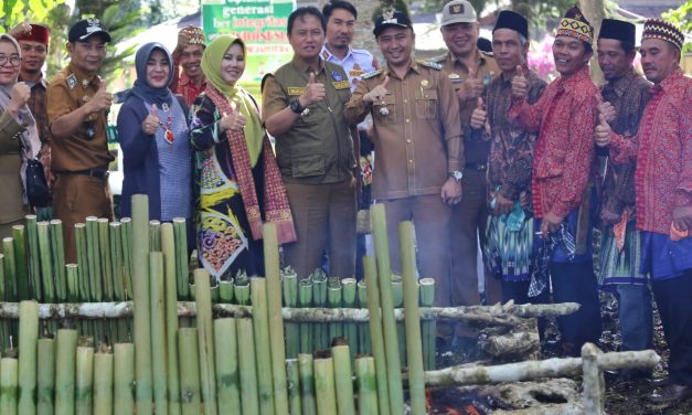 Peringati Festival Sekala Bekhak Ke-9, Pemkab Lambar Gelar Ngelemang Bebakhong.