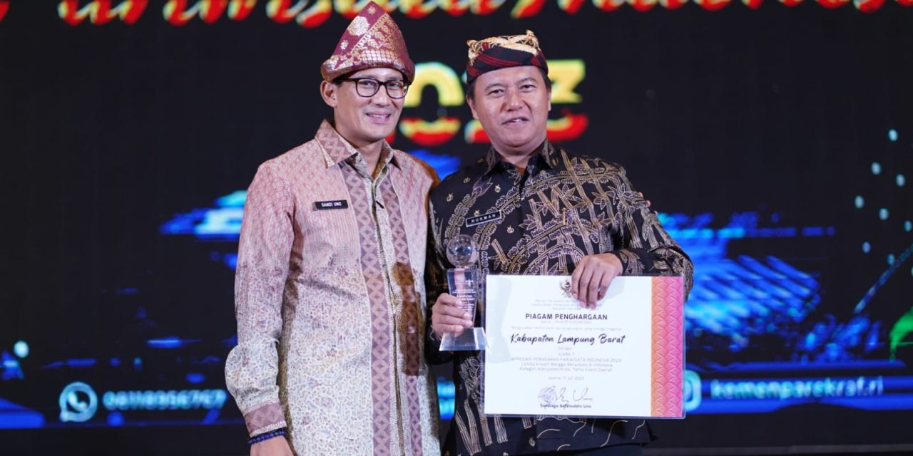 Satu-satunya Kabupaten Masuk 10 Besar Di Lampung, Lambar Terima Penghargaan APPI 2023
