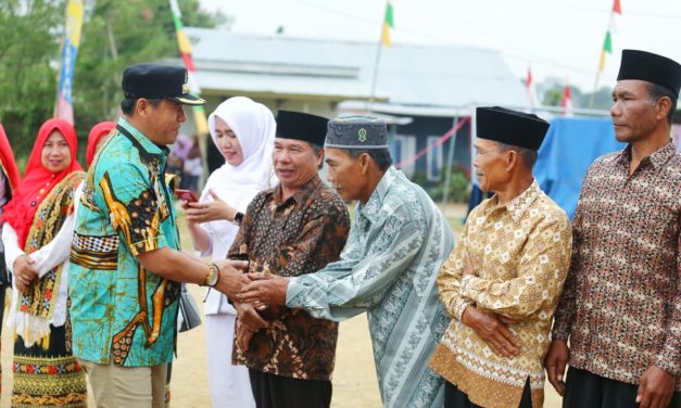 Hadiri Perayaan Hut Ri Ke-78 Pekon Sedampah Indah. Pj. Bupati Lambar Serahkan Mobil Ambulance Pekon.