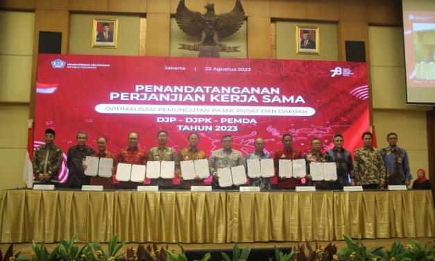 Pemkab Lambar lakukan penandatanganan perjanjian kerja sama dengan DJP serta DJPK Kementerian Keuangan