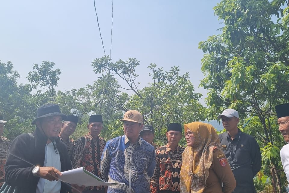 Pj. Bupati Lampung Barat Melakukan Peninjauan Lokasi Pembangunan Pasar Wisata.