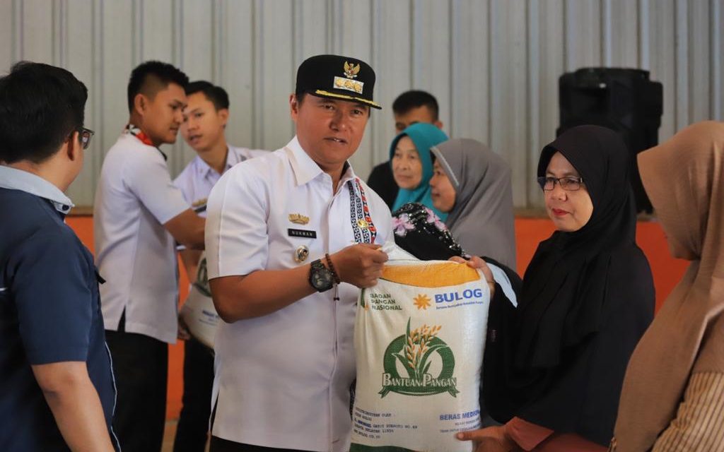 Pj. Bupati Lampung Barat Launching Penyalurah Beras Bantuan CPP.