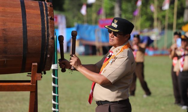 Pj. Bupati Lambar buka kegiatan Perkemahan dalam rangka memperingati Hari Pramuka ke-62