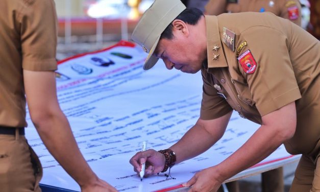 Jajaran Pemkab Lambar Gelar Ikrar sekaligus Penandatanganan Fakta Integritas Netralitas ASN.