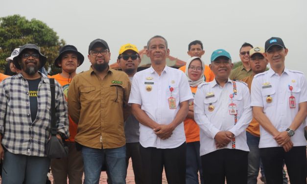 Pemkab Lambar Kolaborasi Bersama Rainfores Alliance Lakukan Penanaman 300 Pohon Durian Tumi