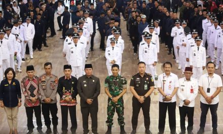 71 Peratin dan 830 LHP Lingkungan Lampung Barat Resmi Dilantik Pj Bupati Nukman