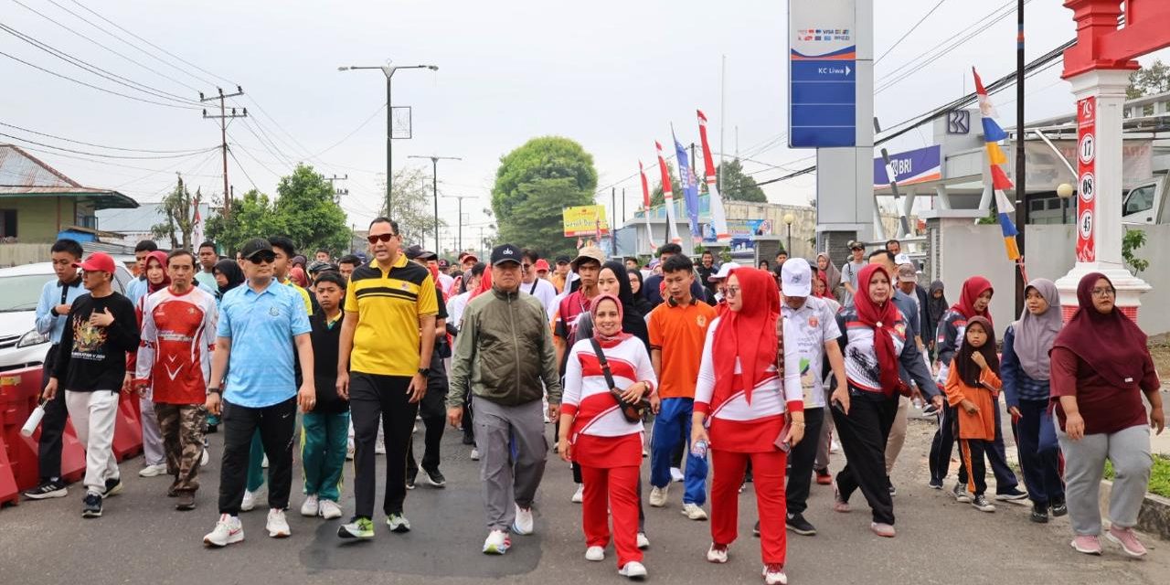 Lepas Jalan Sehat, Pj. Bupati Nukman Ajak Biasakan Hidup Sehat