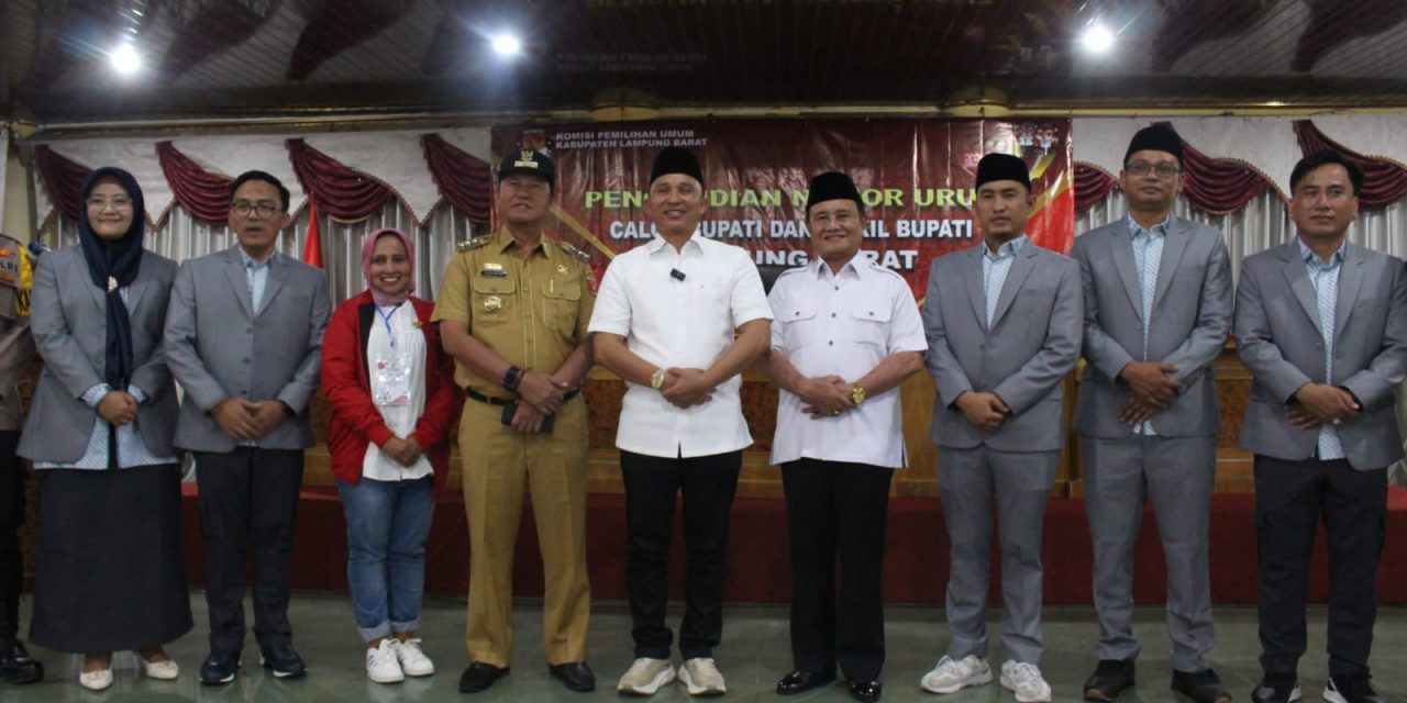 Pj. Bupati Nukman hadiri rapat pleno terbuka pengundian nomor urut calon bupati dan wakil bupati Lampung Barat