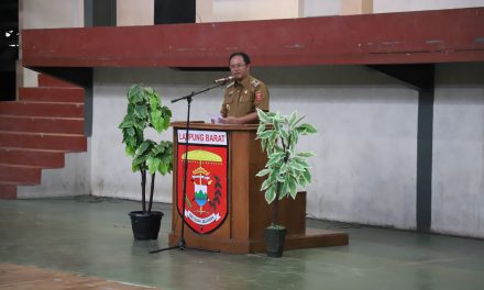 Pj. Bupati Nukman Hadiri Pengukuhan DPC Apdesi Lampung Barat Masa Bakti 2024-2028