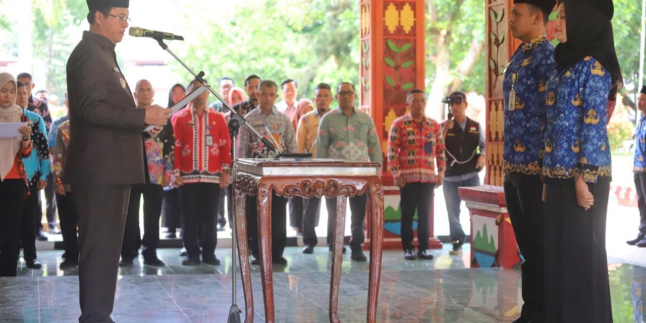 Pj. Bupati Nukman Lantik Tenaga Fungsional dan Kepala Sekolah Sekaligus Lepas Dua Pimpinan Pratama