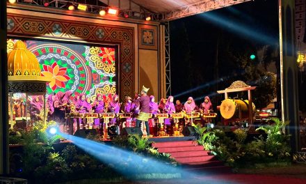 Musik Tradisional Gamolan Pekhing TP PKK Lambar Warnai Pembukaan MTQ Ke-51 Provinsi Lampung.