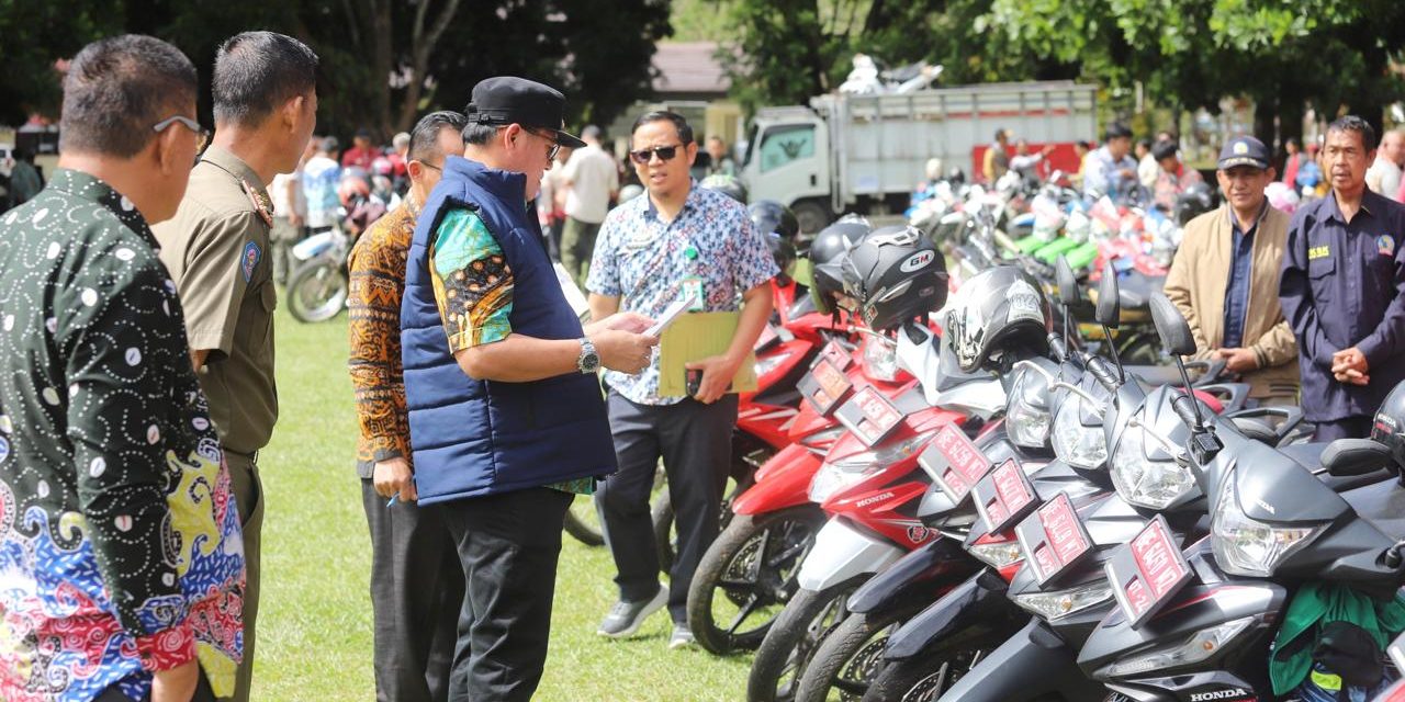 Pastikan Kondisi Kendaraan Prima, Pj. Bupati Nukman Lakukan Pengecekan Fisik Kendaraan Dinas