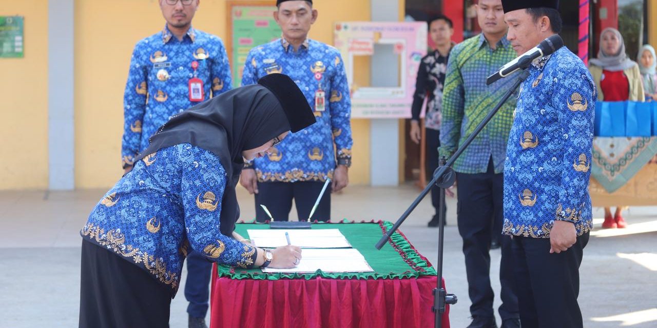 Lantik 14 Kapus dan Kasubag Tu, Parosil Mabsus Tegaskan Pelayanan Harus Siap 24 Jam‎‎