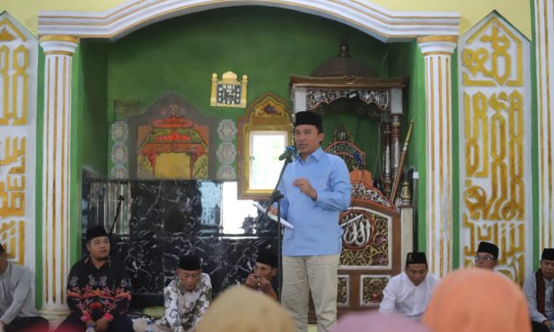 Safari Jum’at, Parosil Bersama Warga Batu Brak Gelar Doa Bersama Untuk Korban Satwa Liar