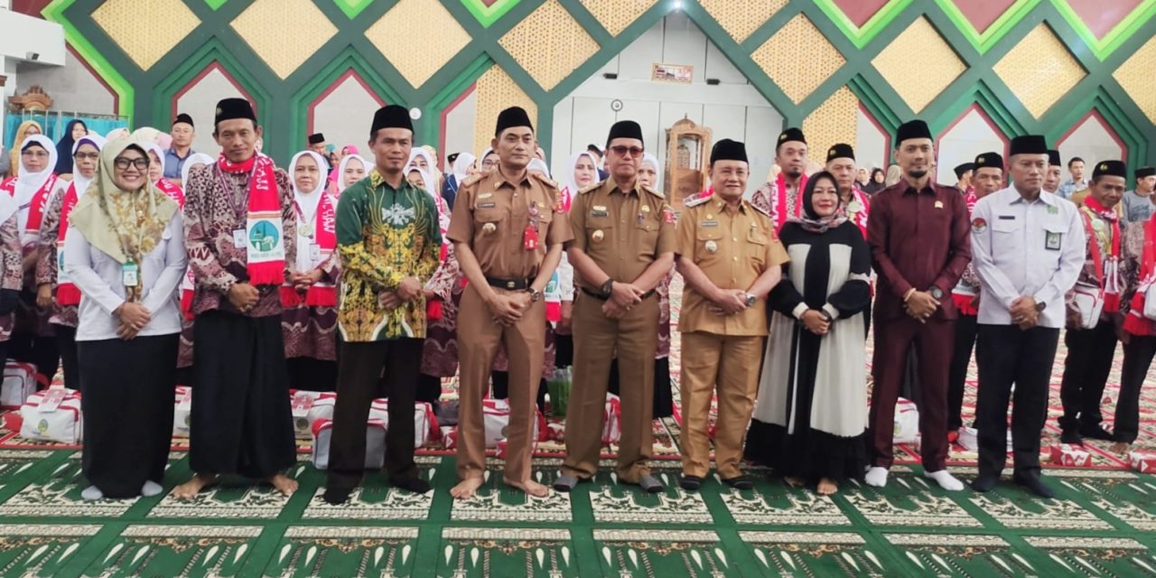 Mad Hasnurin Lepas 53 Jamaah Umroh Asal Lambar, Arrumaisya Jamaah Termuda